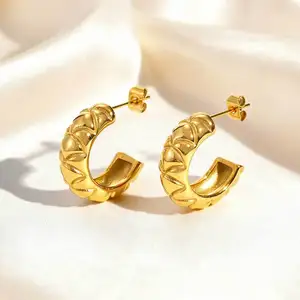 Hot Selling in Europe USA Gold C Hoop Earrings Stainless Steel Fish Scale Pattern Wholesale Trendy Jewelry for Women 2026 New