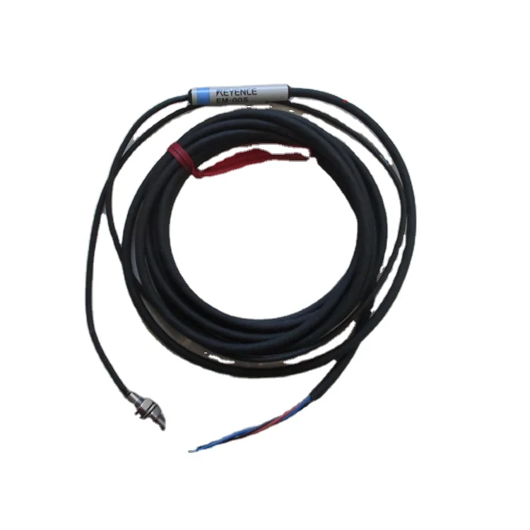 Keyence EM-005P Proximity Sensor - Reliable Performance