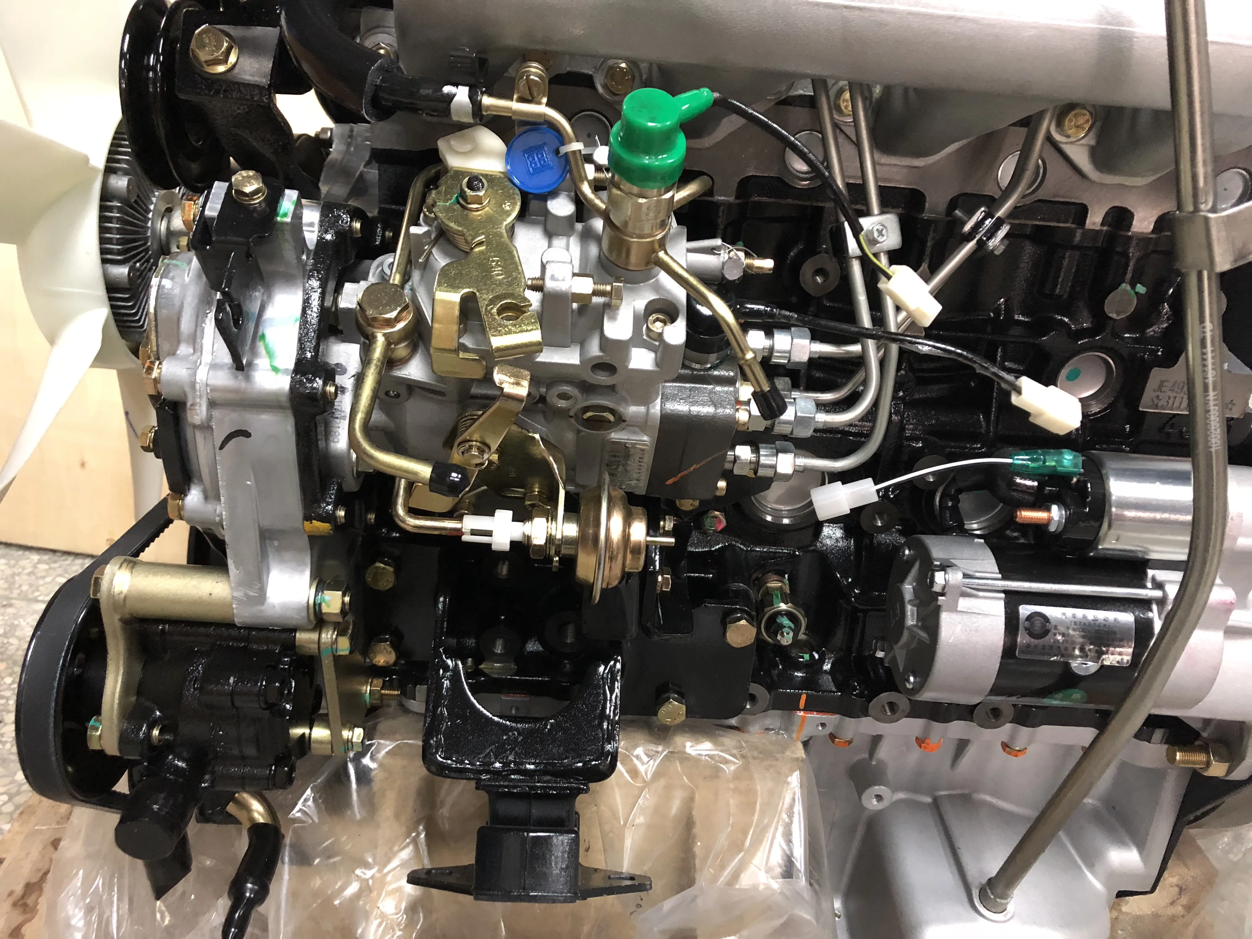 ISUZU 4JB1 新型ディーゼルエンジン 2.8L 3600rpm 57kw 1年保証