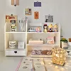 A37 White Heart-Shaped Bookshelf