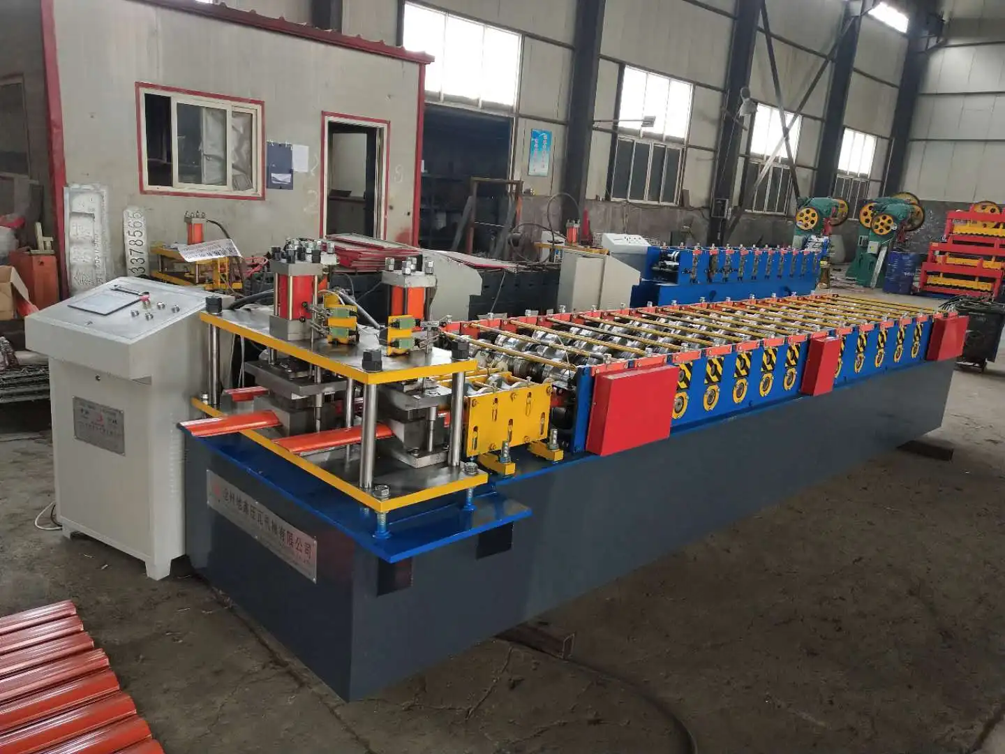 Steel Plate Dura Metal Palisade Fence roller shutter door Roll Forming Machine for sale