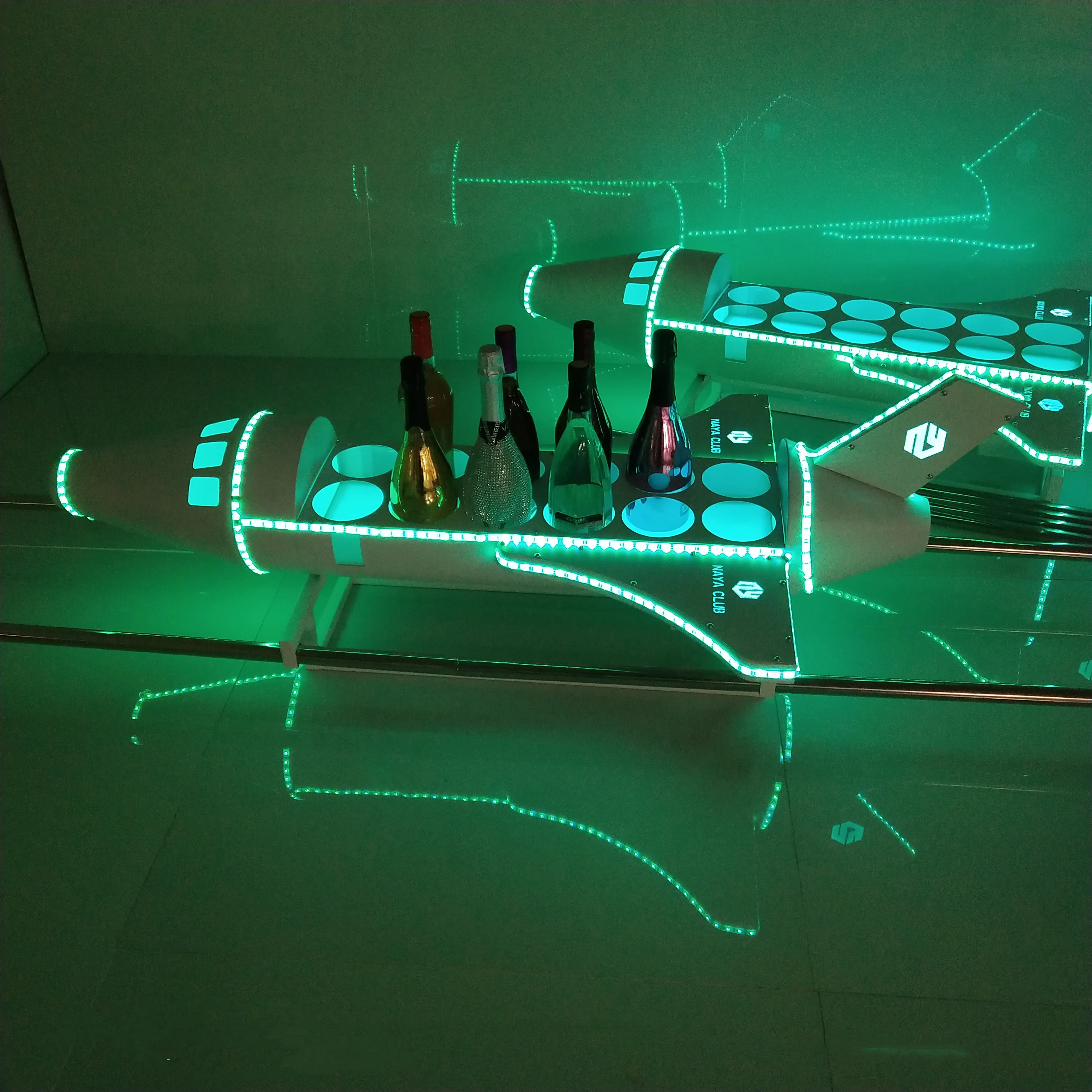 Customized Rechargeable Boat Shape Led Bottle Presenter display For Night Club and bar