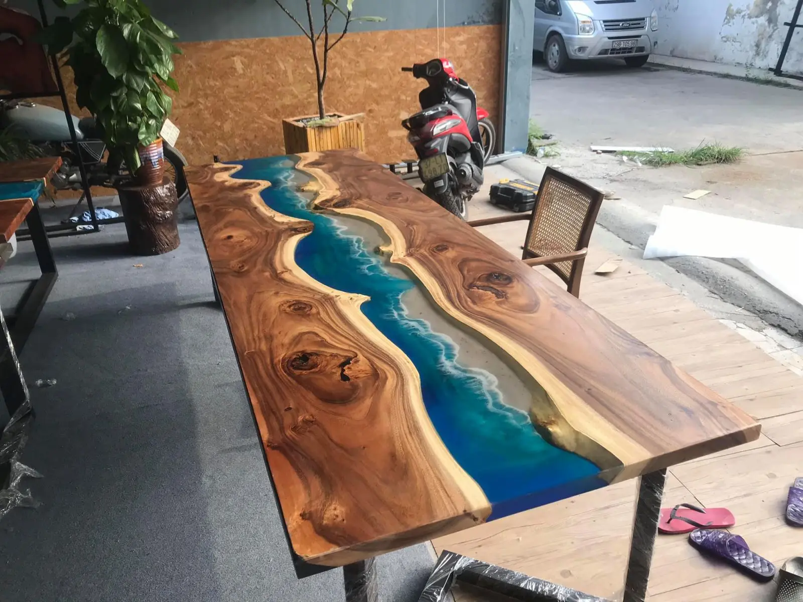 Vietnam Saman Wood Epoxy River Table For Dining Room Best Quality And