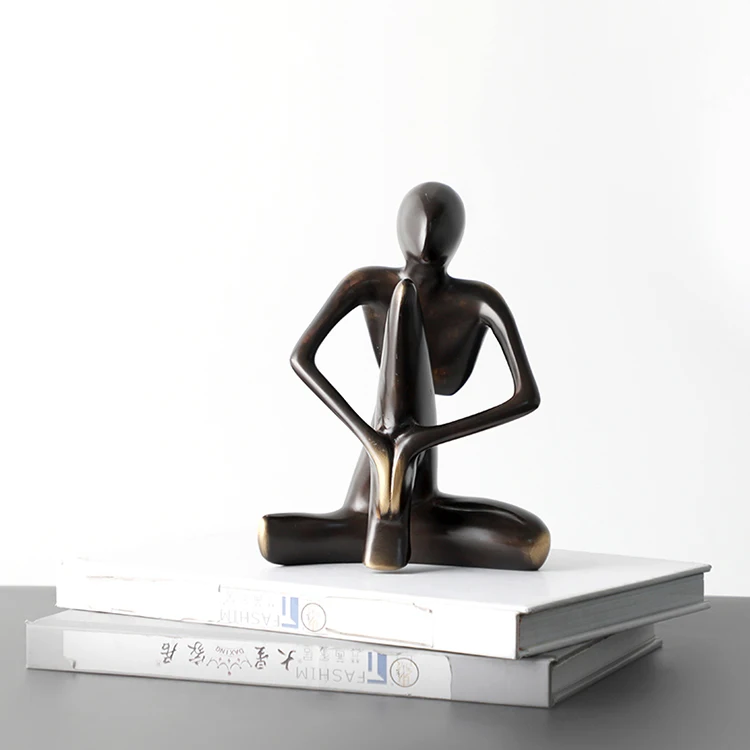 Современная Скандинавская офисная металлическая декоративная фигурка медитации с латунным покрытием, Настольная скульптура для гостиной