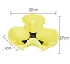Pot de fleur jaune à trois pétales