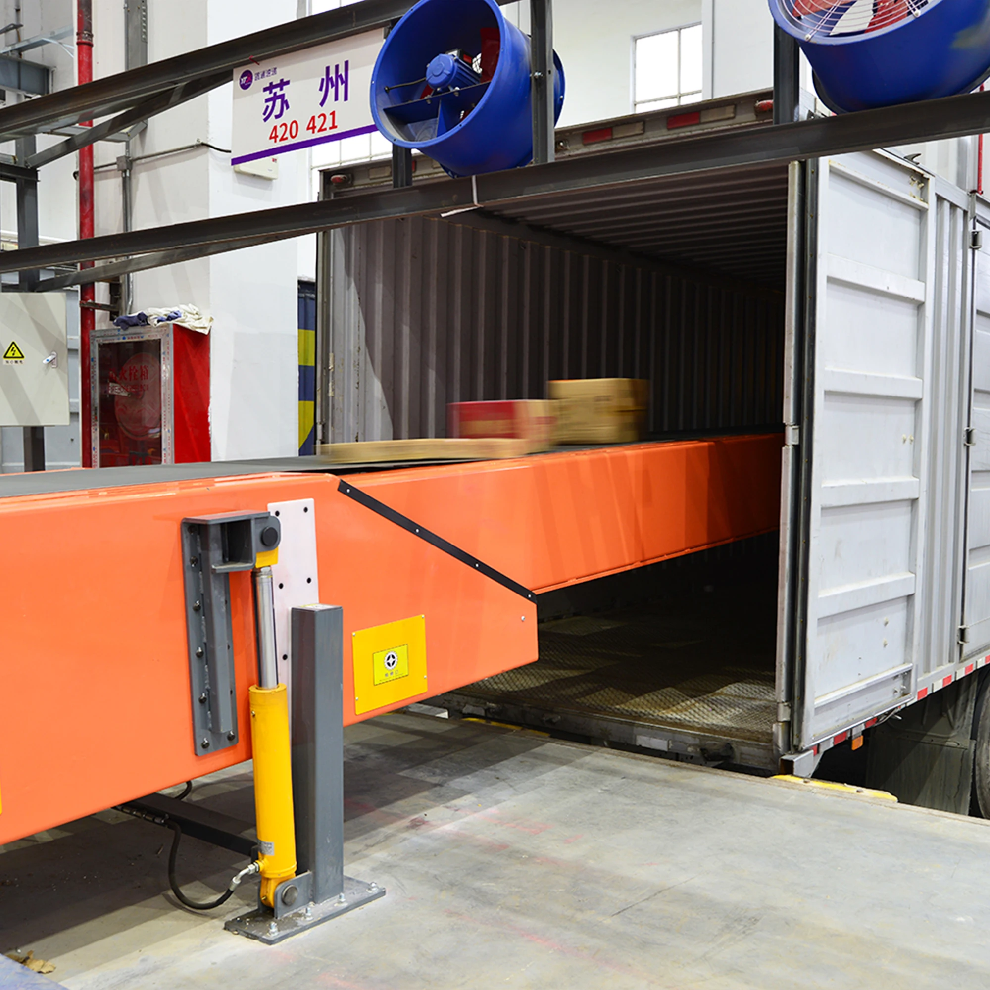 Adjustable Telescopic Rubber Belt Conveyor System for Dockless