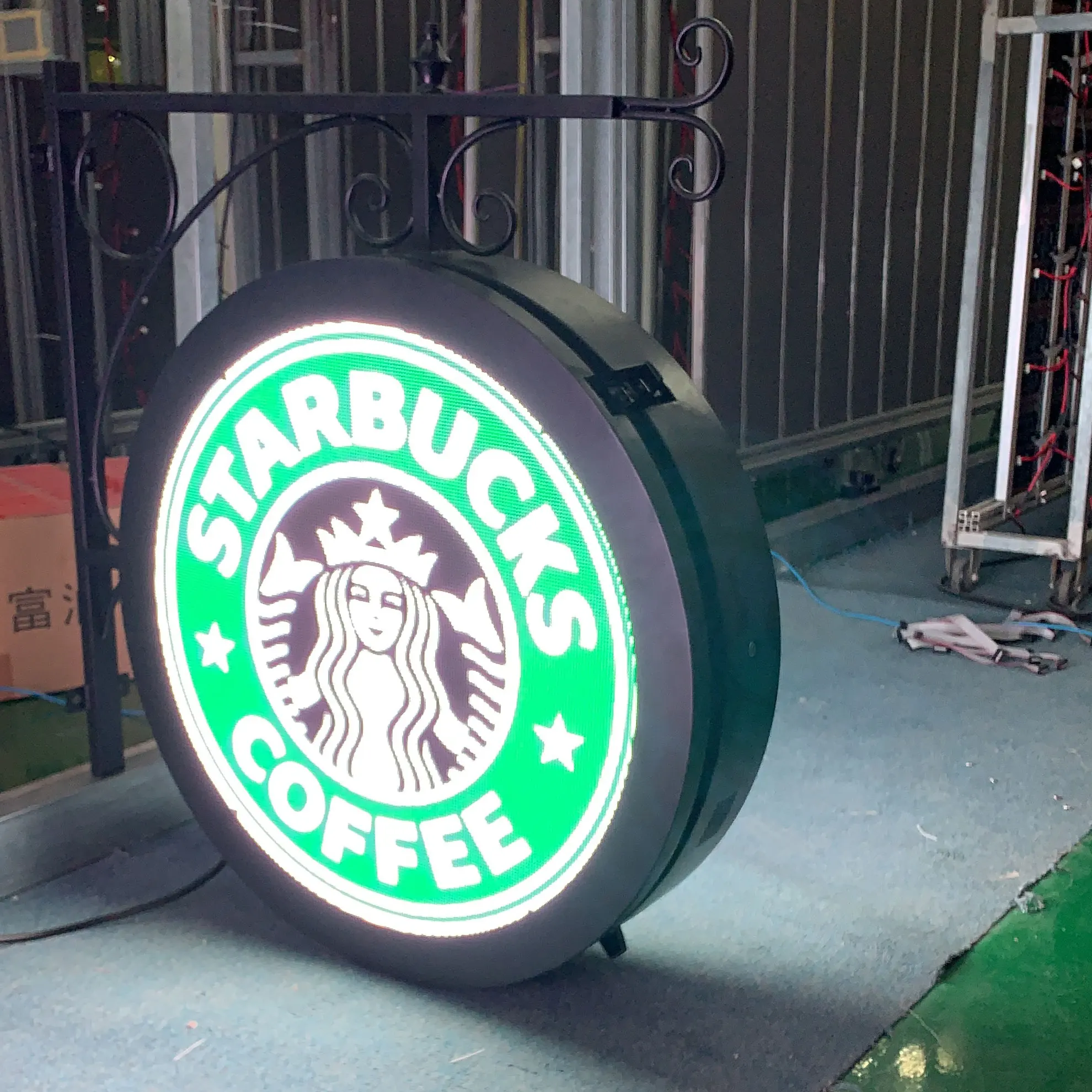 P4.81 Video advertisement outdoor indoor single-sided circular LED display Muen LED 5