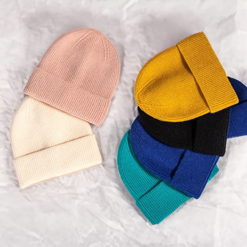 Зимняя трикотажная шапка