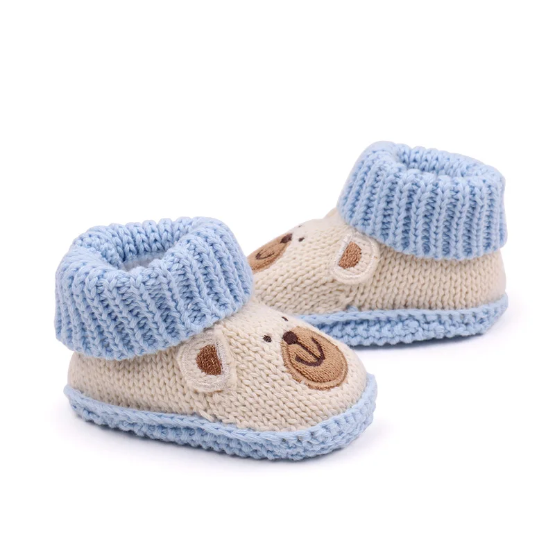 New Arrival Casual Soft-Sole Wool Crochet Socks Newborn Baby Shoes with Hanger Card Packing factory