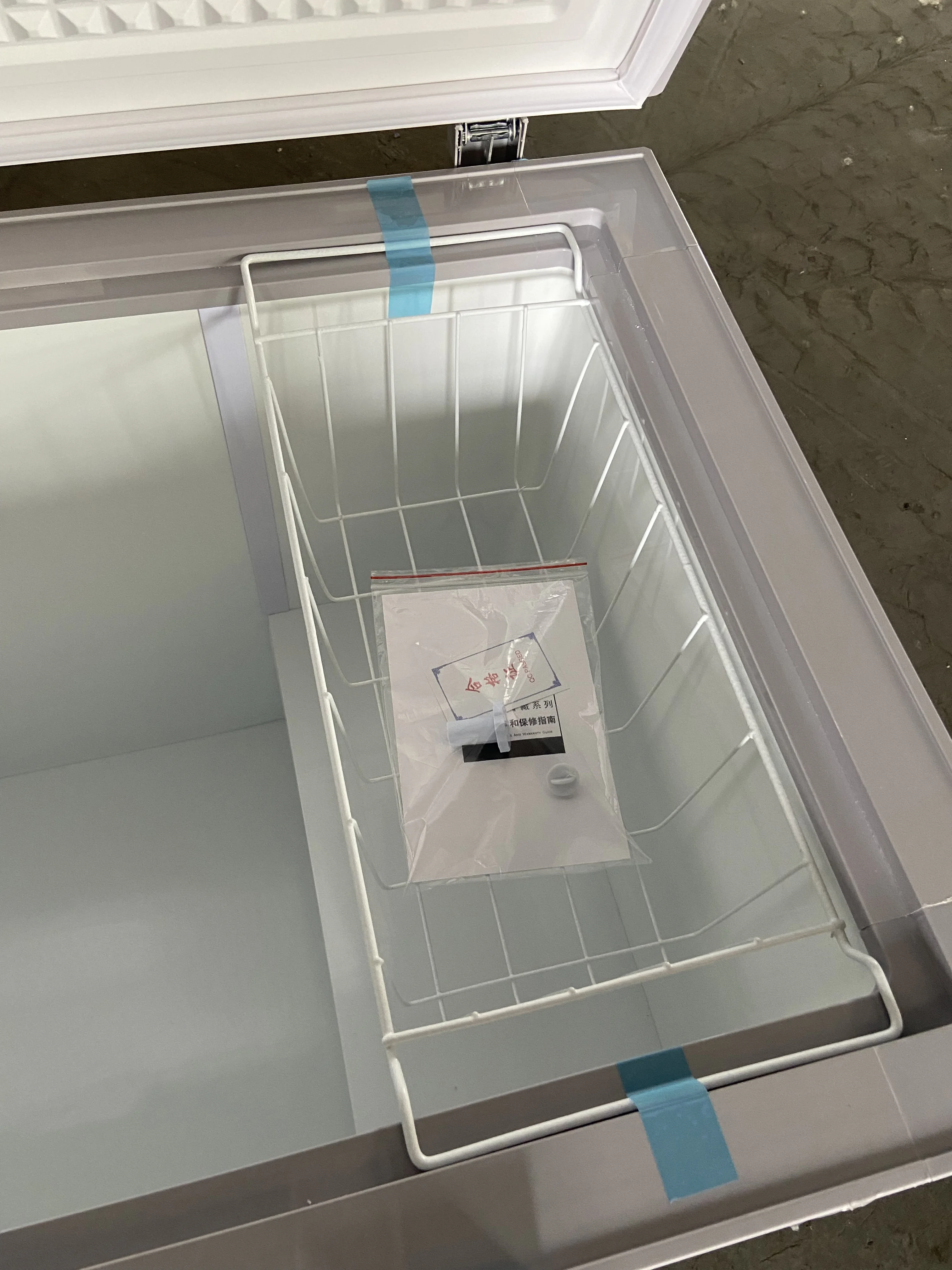 Brand New 418 Litre 2-Door Commercial Chest Freezer 220V Single-Temperature Refrigerator for Home Use Meat Storage