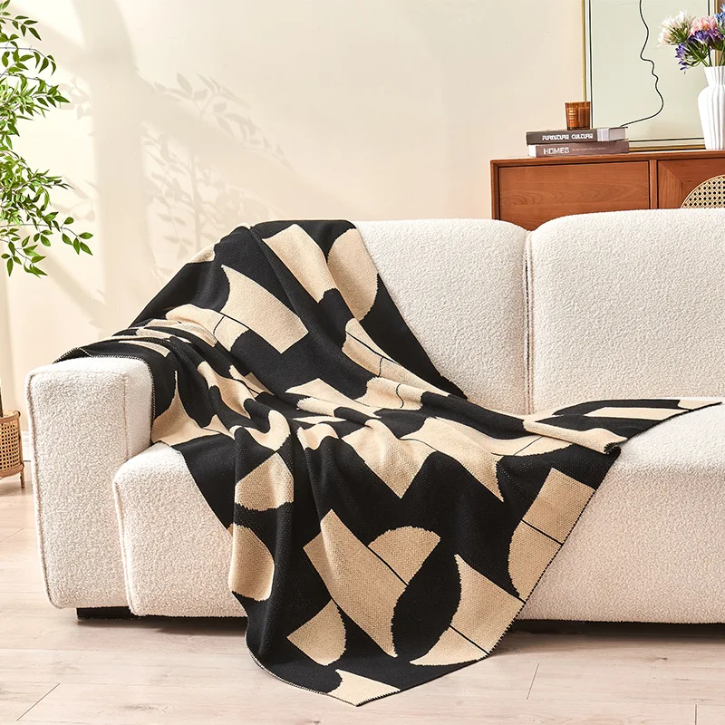 Factory Wholesale Light Luxury Acrylic Knitted Stripes Blanket Soft Skin Friendly Home Office Nap Air Conditioning Gift
