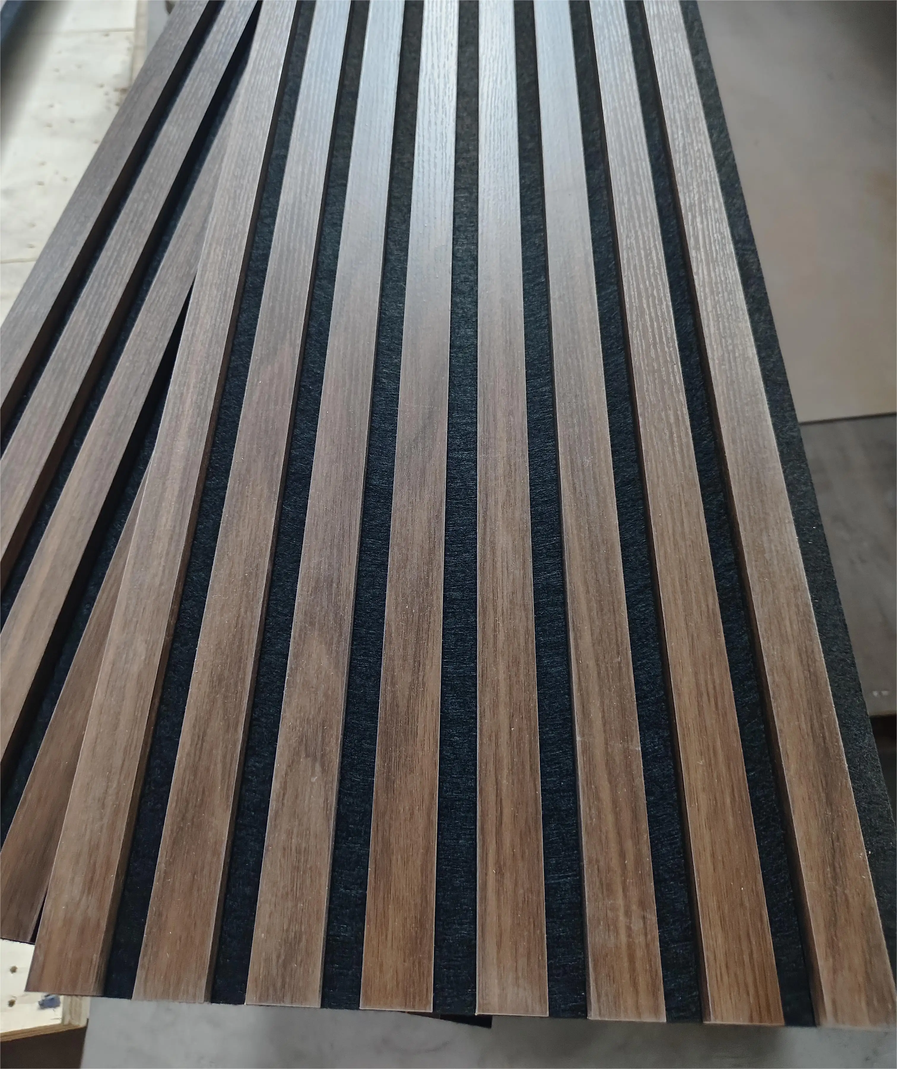 Natural Oak Walnut Textured Wood Wool Acoustic Panels Sound Proofing for Living Room Application Grooved Polyester Woven Panels