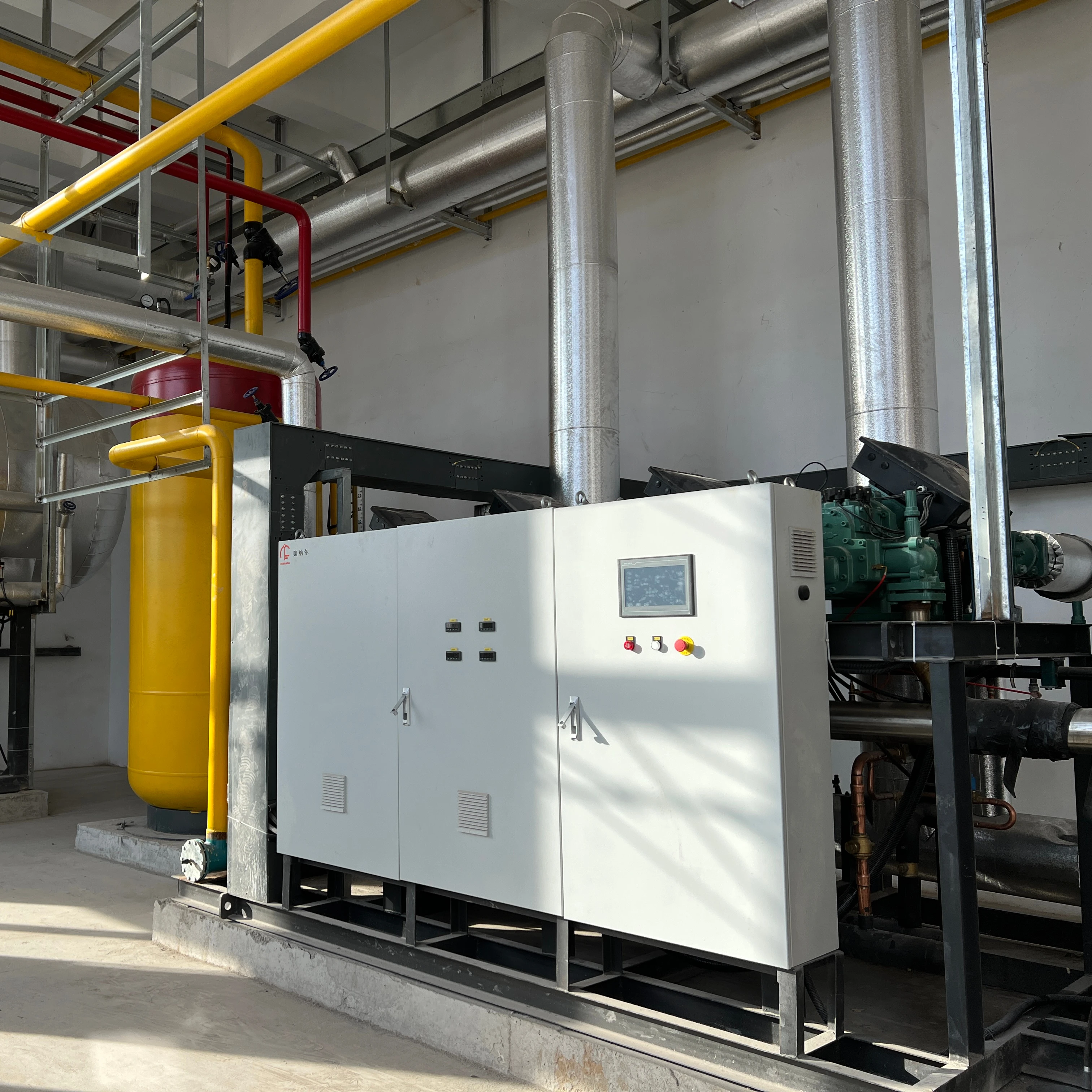 Semi-hermetic refrigeration compressor unit for commercial cold storage and refrigeration systems