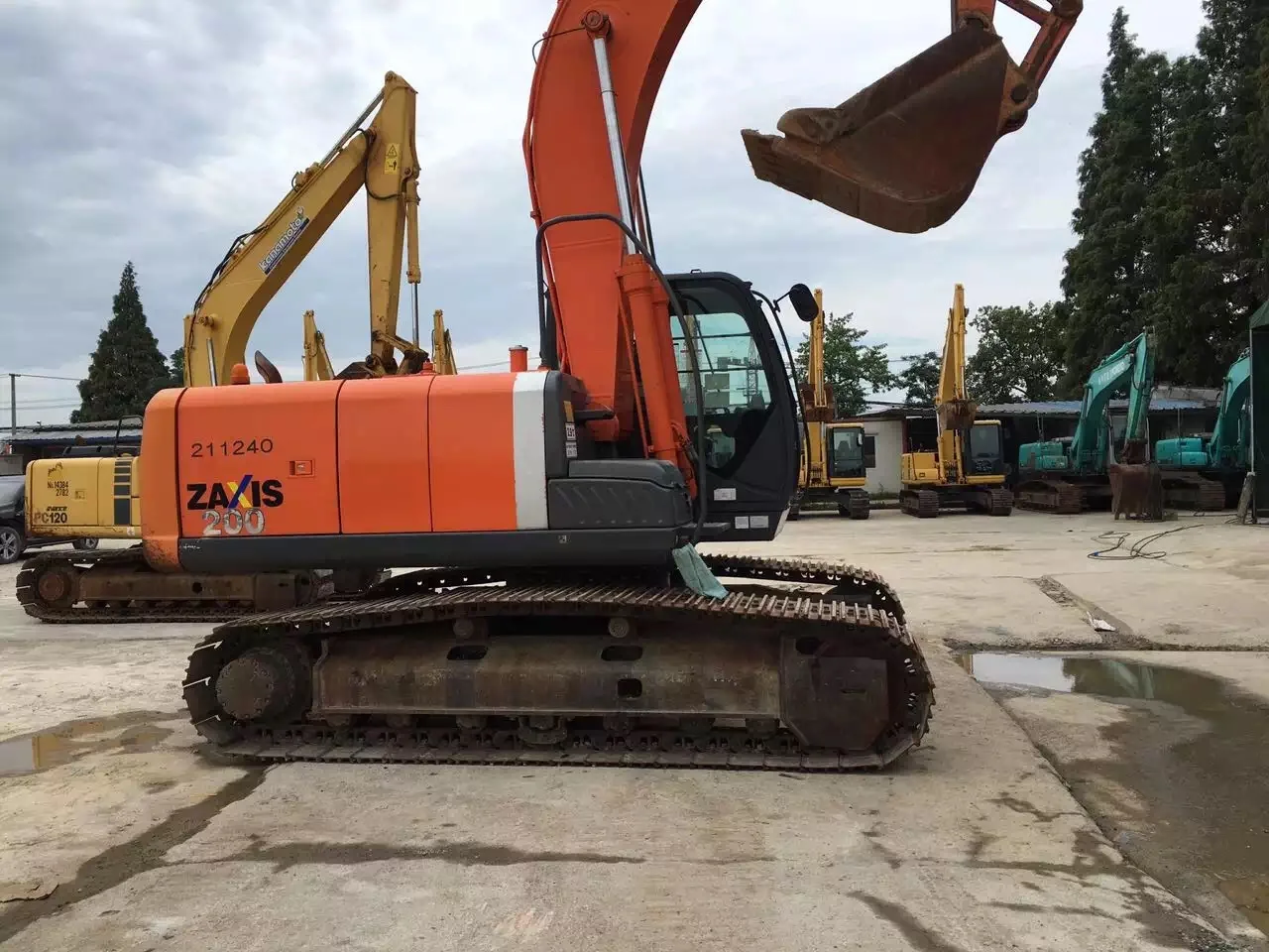 Original Used Excavator Machine Japan Made ZX200-1 for Sale