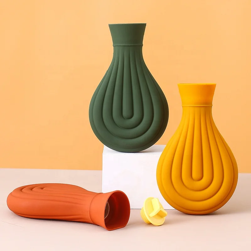Refine Silicone Reusable Winter Warm Keeper Hot Water Bottle Silicone Rubber Hot Water Bag with Cover