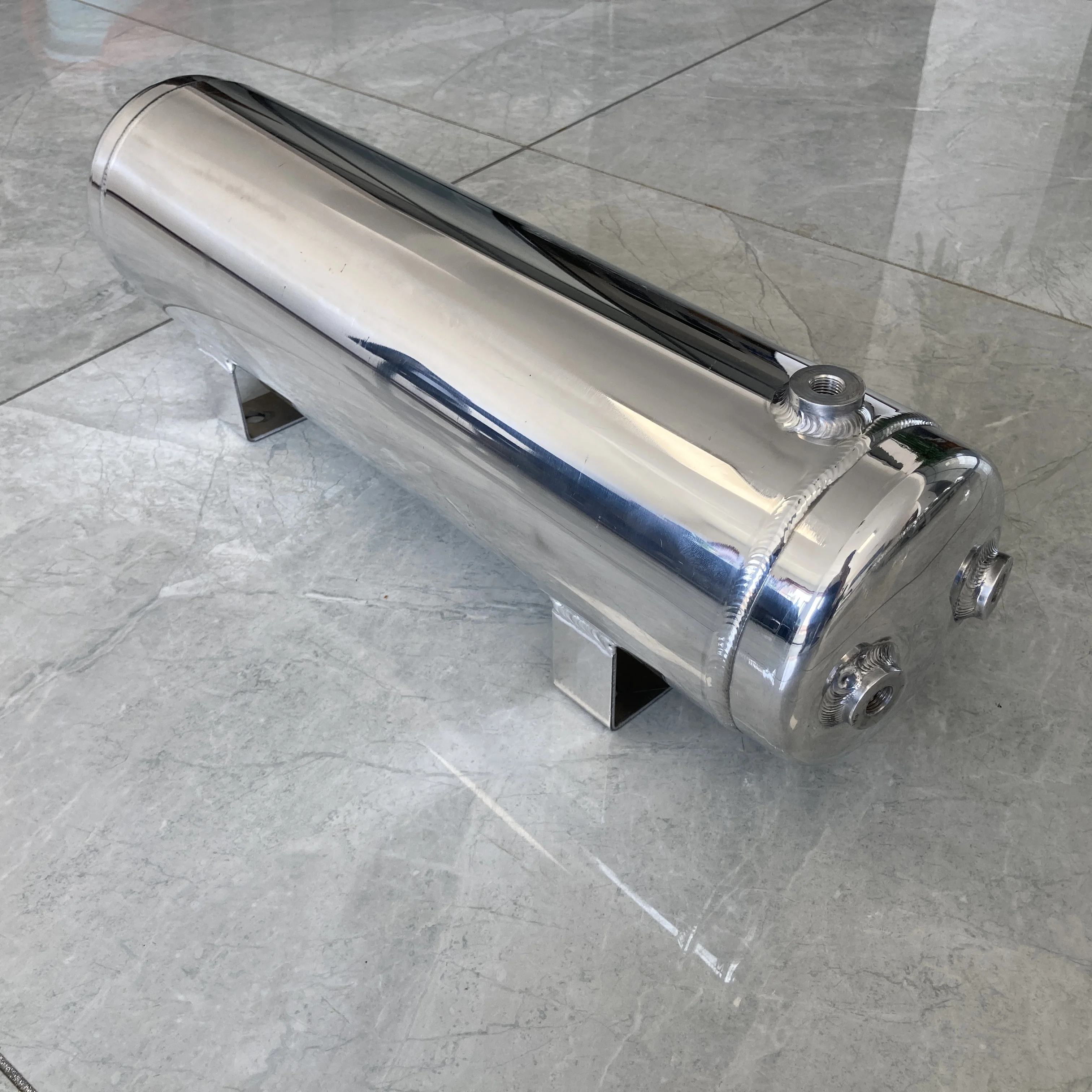1 Gallon (3 Liter) Train Air Horn Tank with 150 PSI Compressor