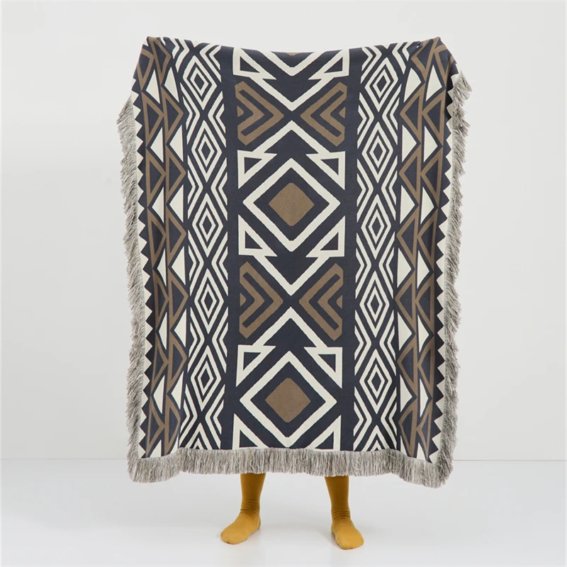 Luxury 100% cotton  Geometric Jacquard Knitted Throw Blanket For Home Decoration And Travel OEKO-TEXWith Tassels  LNS details