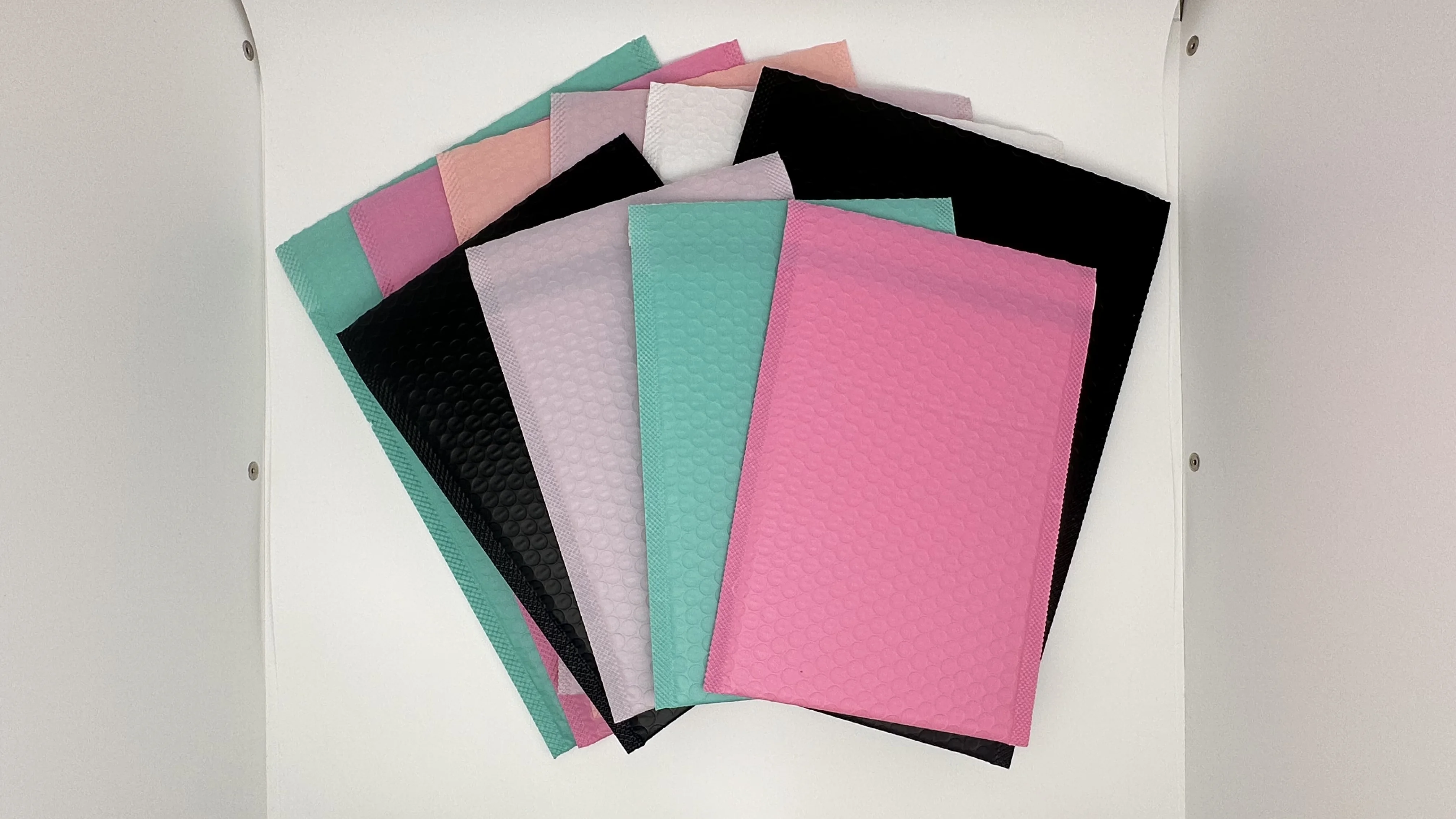 Custom Printed Matte Black Bubble Mailers With Logo Shipping Bags For