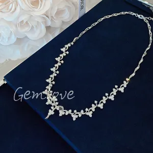 18K gold woman custom necklace for  set with IGI-certified lab-grown round diamonds, is the perfect choice for Valentine's Day