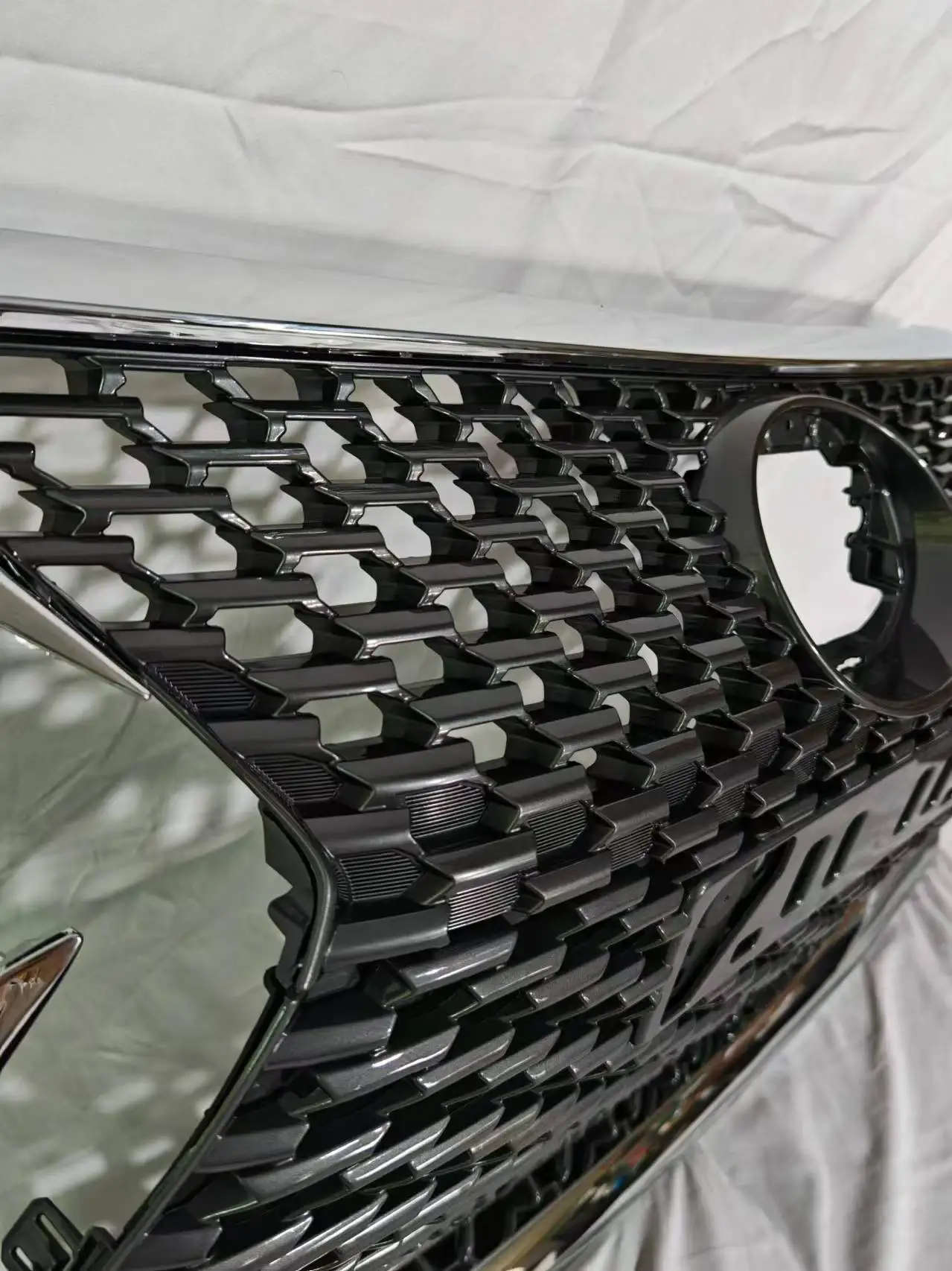 Lexus CT200H Grille Sub-Assembly - High-Quality Sport Approval