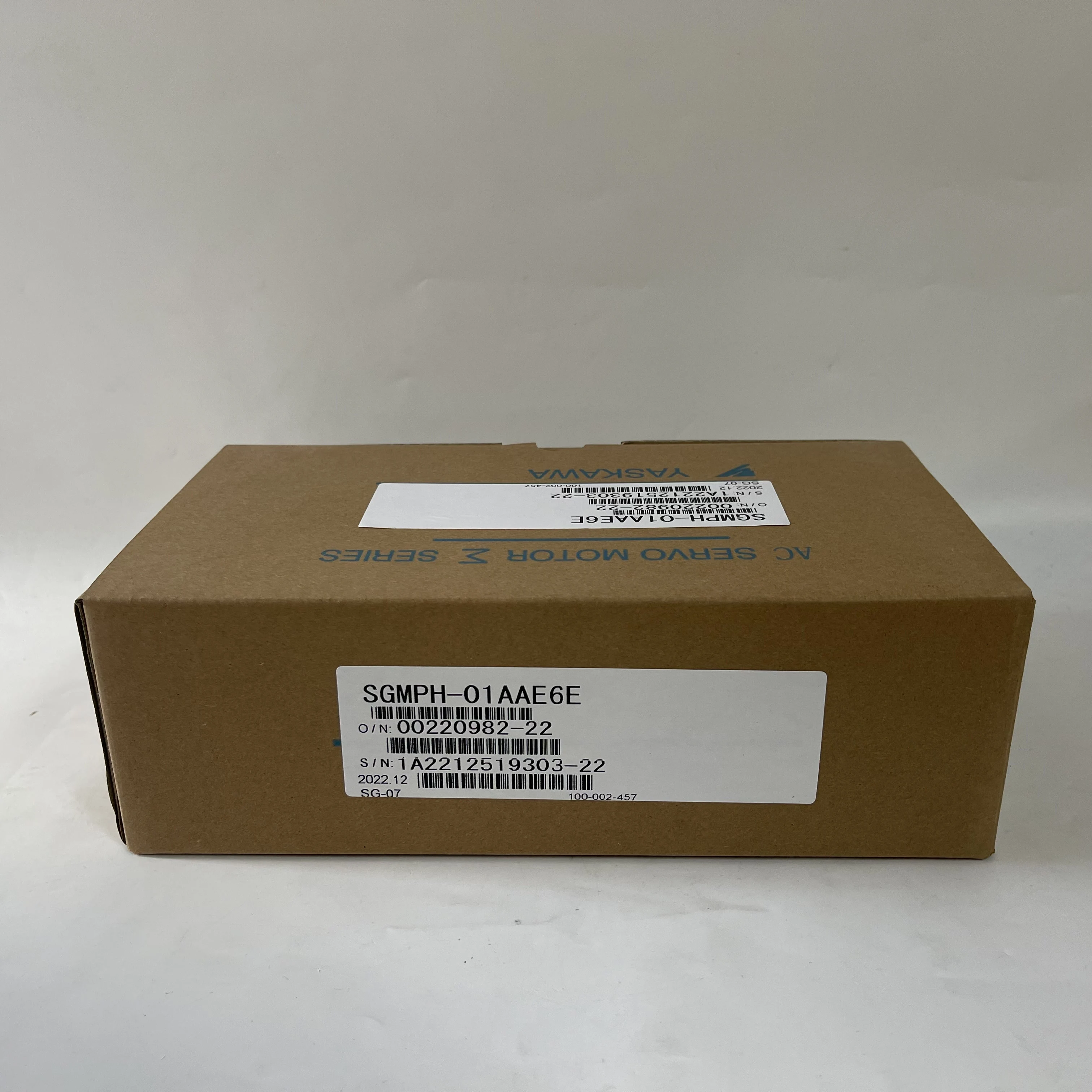 Yaskawa AC Servo Motor SGMPH-01AAE6E Yaskawa AC Servo Motor SGMPH-01AAE6E