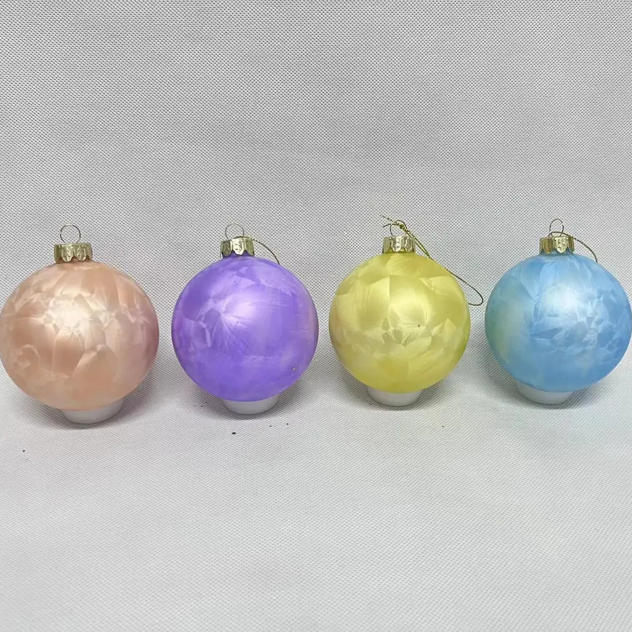 Custom Size Hand Blown Glass Colored Christmas Glass Ornaments Ball Light Up Christmas Decorations Ornaments Hand Blown Items