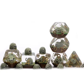 Dungeons & Dragons 7pcs set custom dice resin polyhedral animal hedgehog inclusion dice