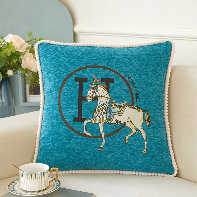 Factory High Quality Home Decor Customized Horse Jacquard Chenille Sofa Cushion Cover Woven Throw Pillows manufacture