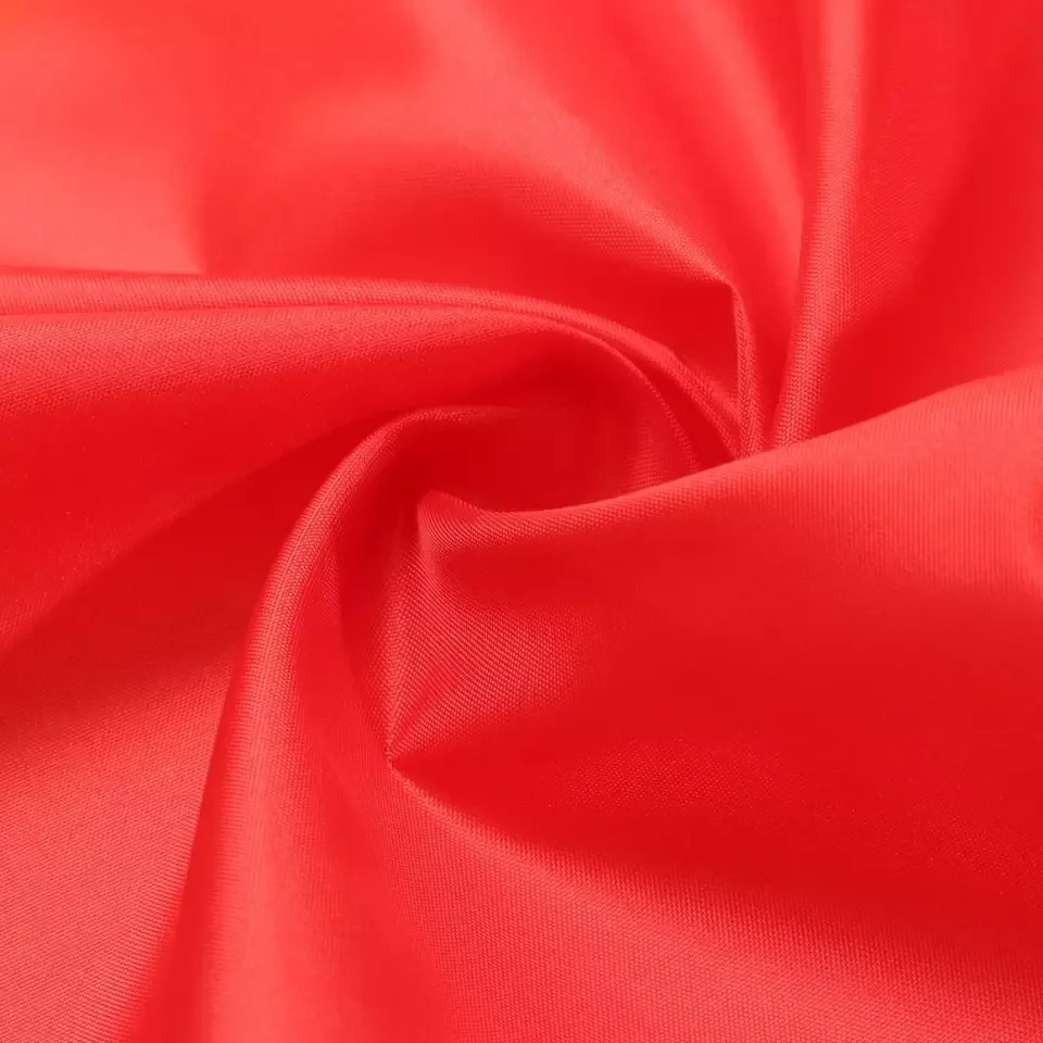 File Delle Bandiere Dell'Iran Su Un Ponte Della Via A Teheran Immagine - Foto 3