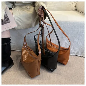 Fashionable High-End Large Capacity Crossbody Bag for Women 2026 New Style Suitable for Work Commuting Shoulder and Crossbody