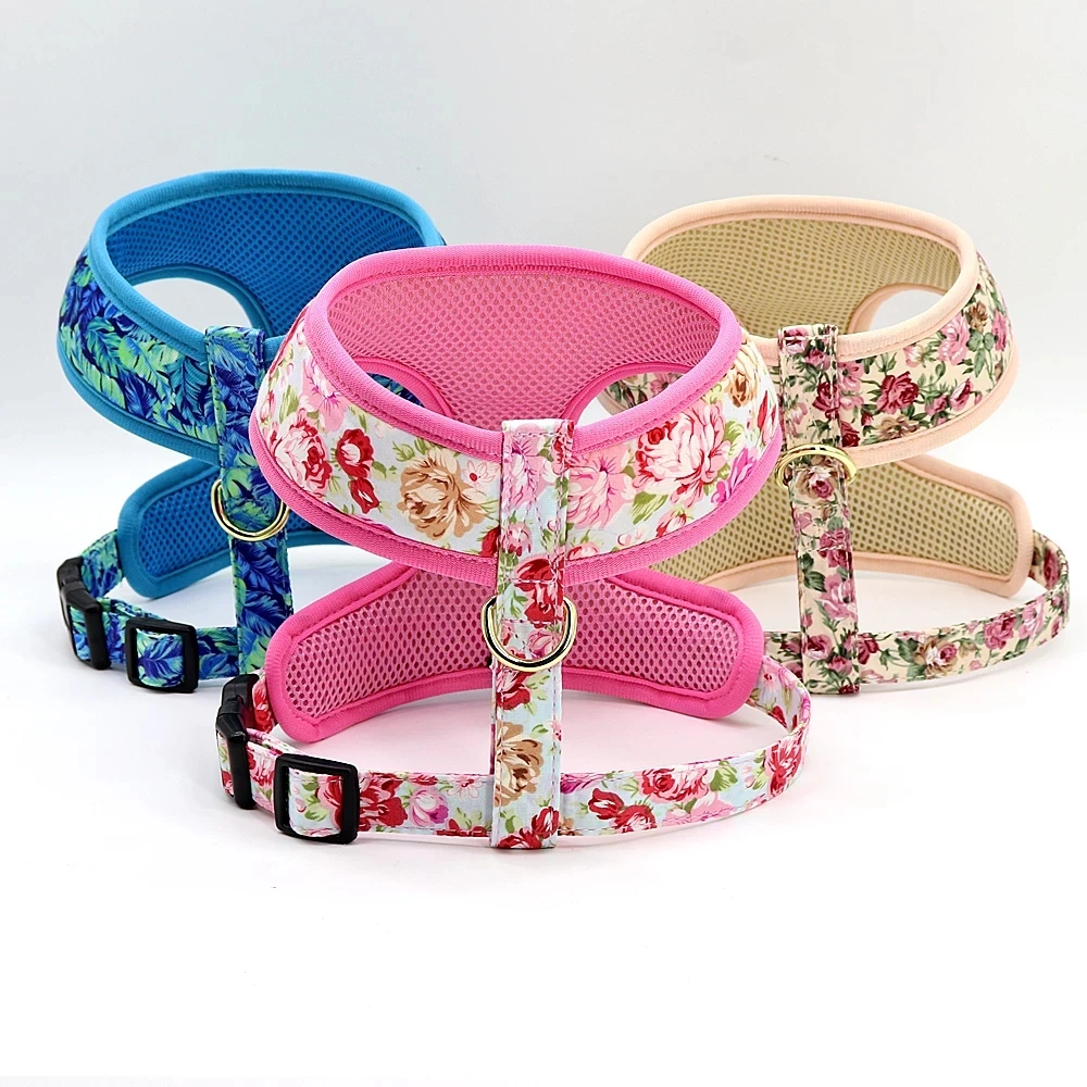 OEM Wholesale Pet Accessories Adjustable Walking Lead Soft Dog Harness And Leash Set manufacture