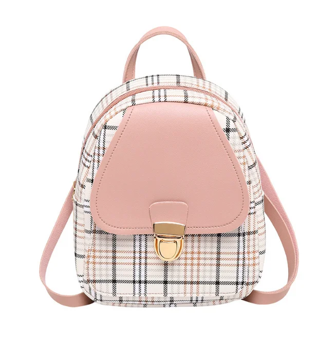 Sac a dos moyen en cuir recycle fait main avec imprime leopard et poils apparents Sac a aperçu 3