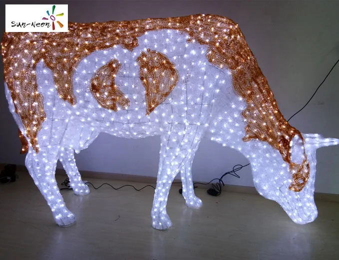 Source Holiday Christmas plastic decorative cow for outdoor decoration for  sale on m.alibaba.com