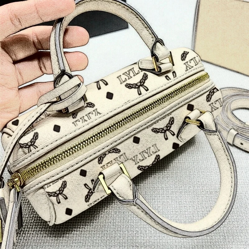 High-end Women’s Summer New European Vintage Printed PU Shell Single Zipper Letter Classic Shoulder Handbag Polyester Lining