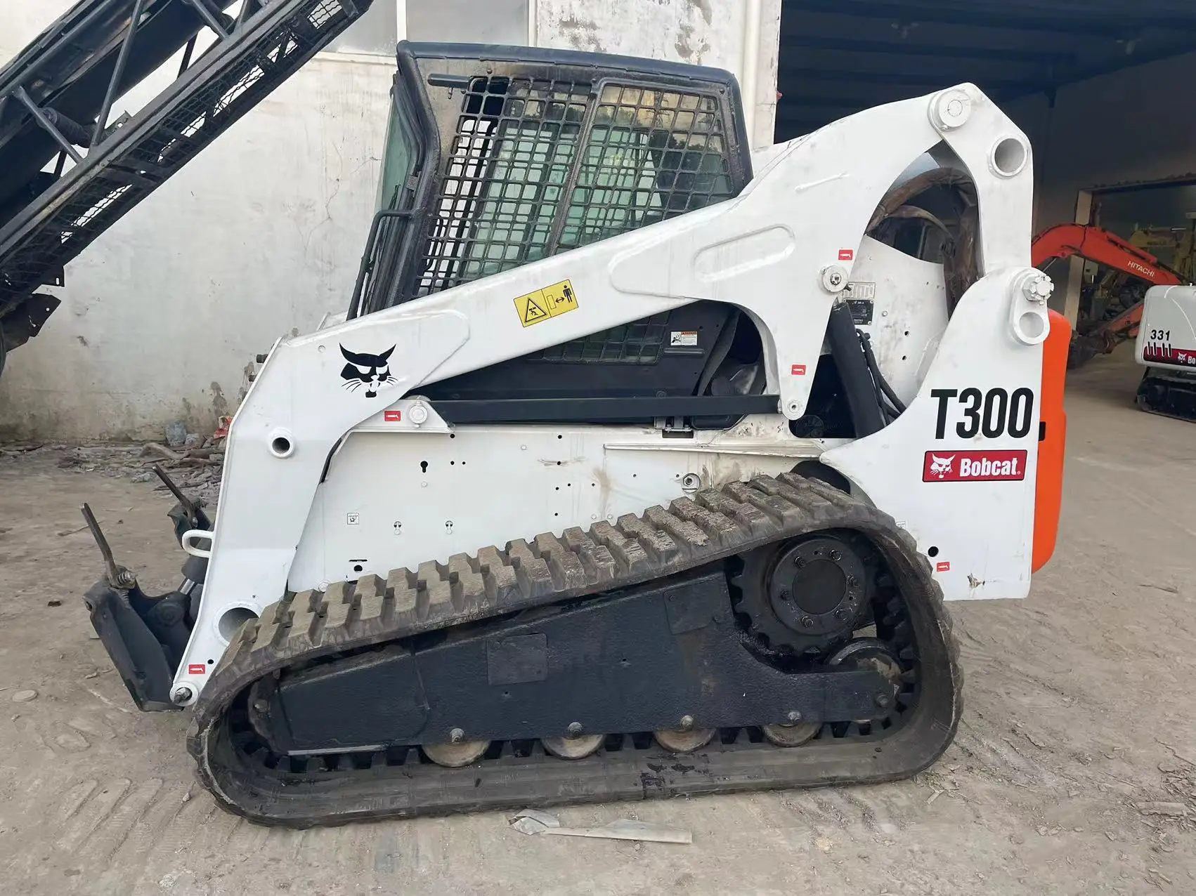 Good Condition Used Bobcat Loader T300 Mini Loader Skid Steer In Stock