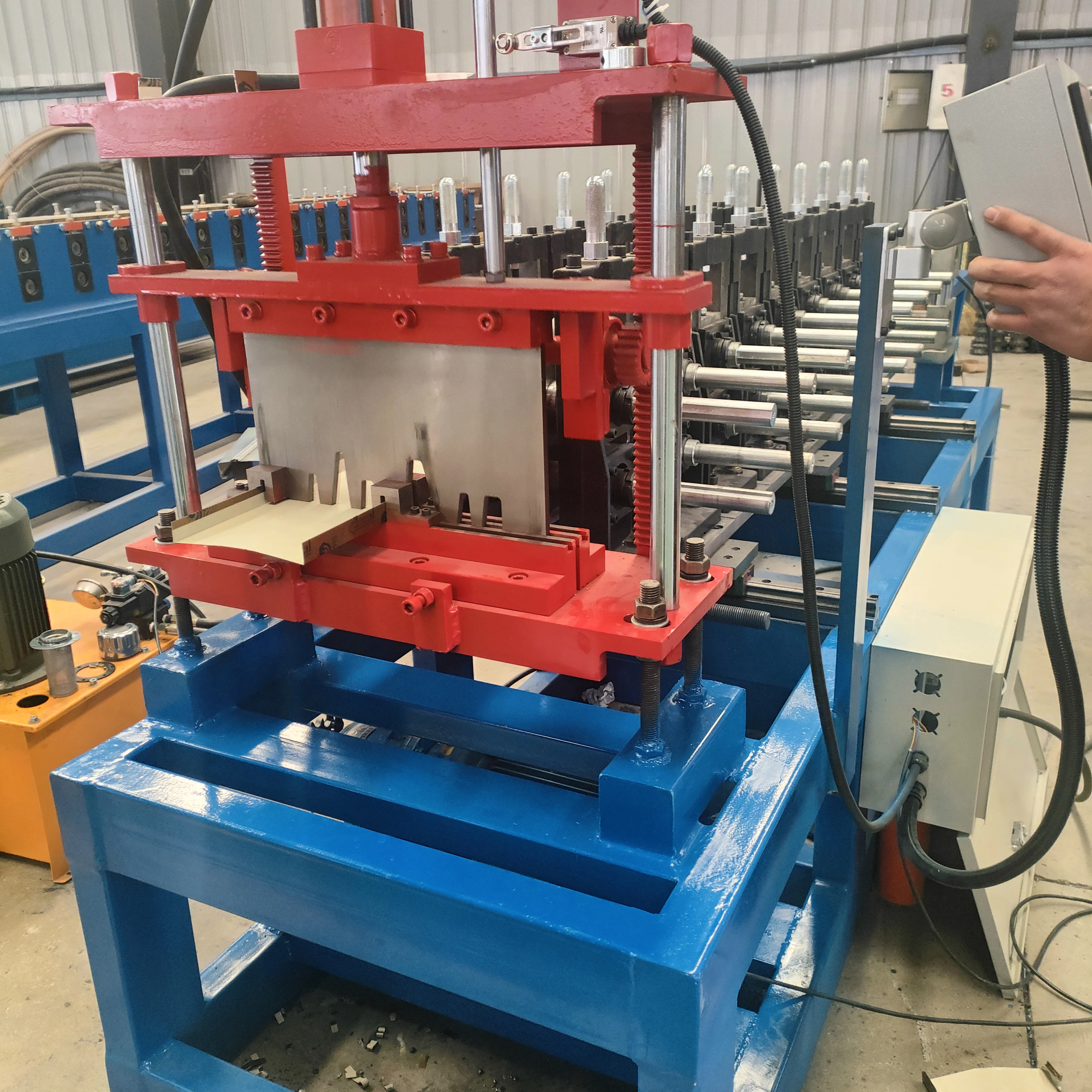 The  Best Louvre Roll  Forming   Machine