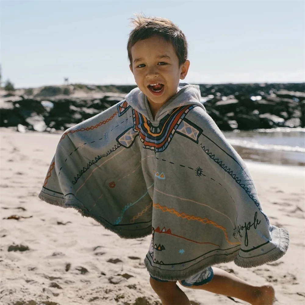 New Wholesale Hot Sell Summer Sand Free Custom Printing  Petite Kids Poncho Hooded Round Beach Towel with Tassels