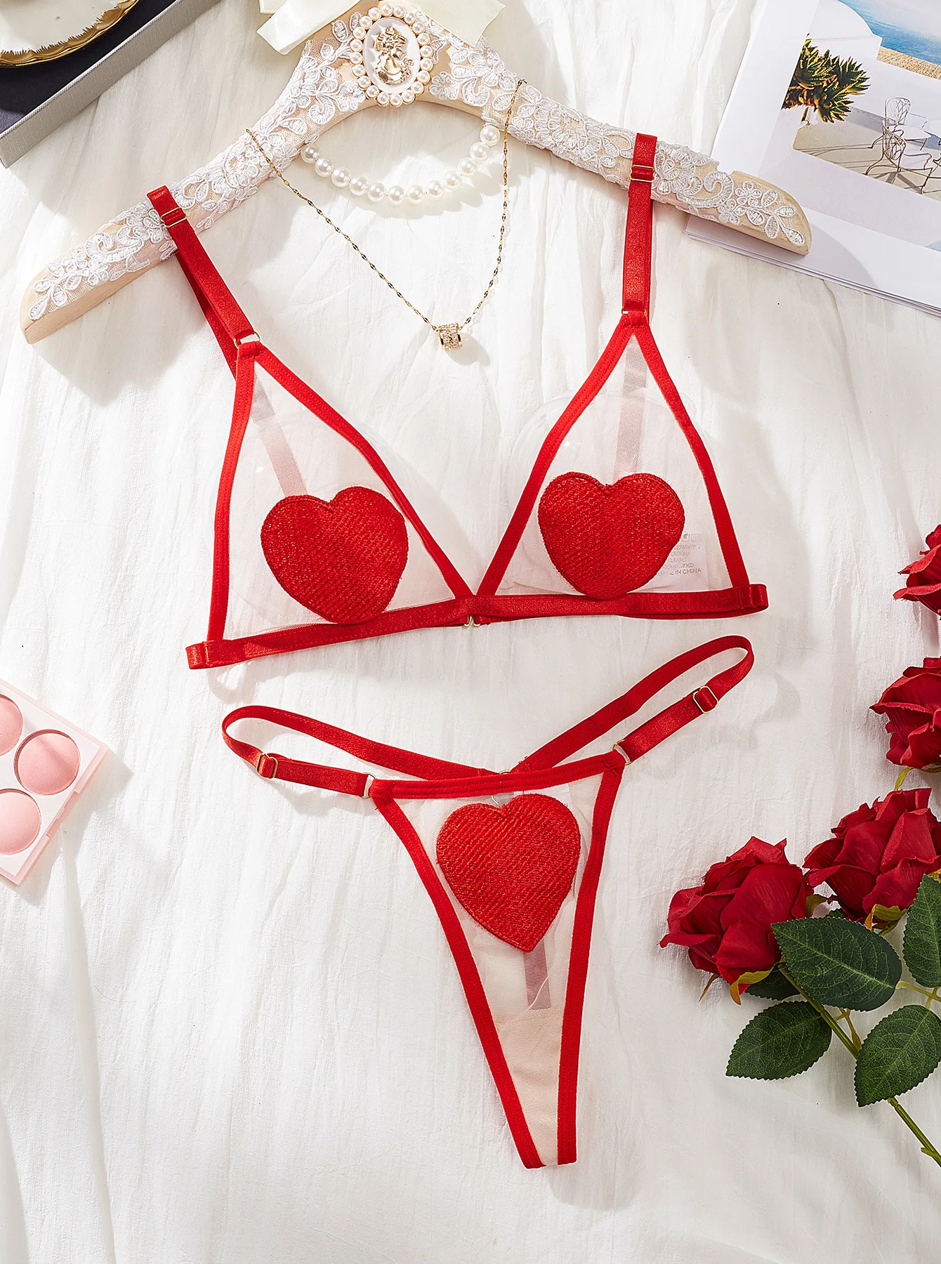 Chinese Style Mature Woman Sexy Lingerie Set with Contrast Heart Applique Patch Women's Underwear