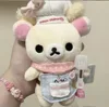 Cucina bianca della ragazza dell'orso