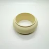 Brazalete estrecho de cuero marfil