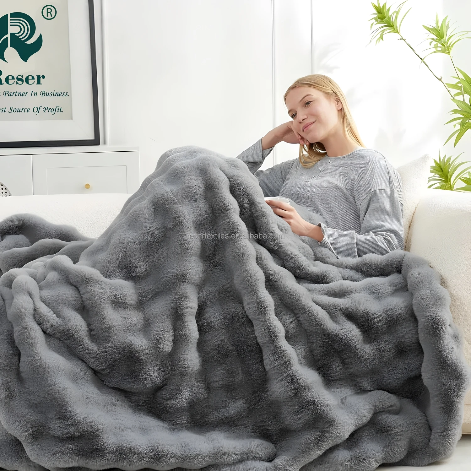 Wholesale Faux Fur Throw Blanket European & American Style Solid Soft Plush Thick Luxury Versatile for Living Room Bedroom