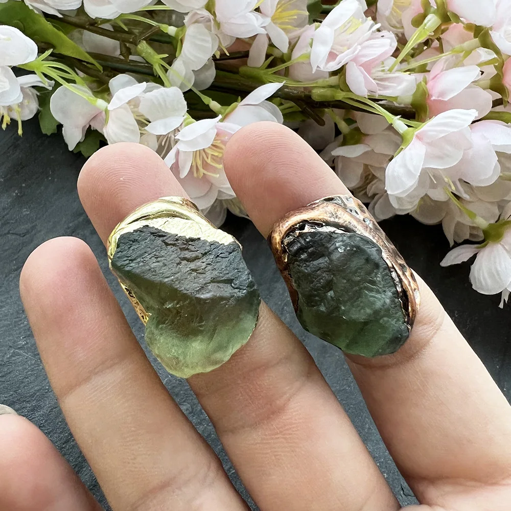 New Designs Raw Quartz Ring Green Fluorite Stone Nugget Ring with Gold Antique Bronze Plated Adjustable Band Ring for Unisex