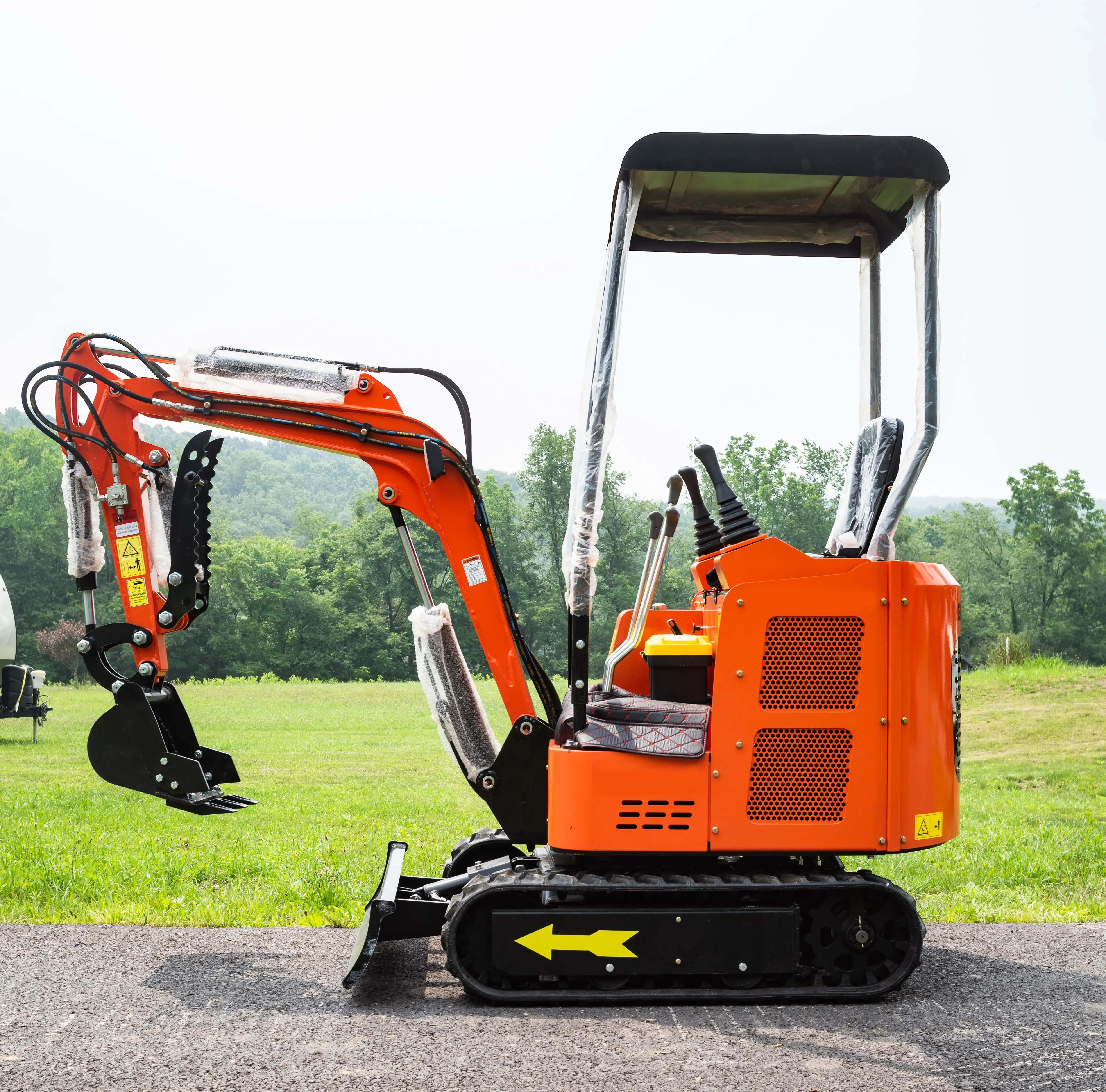 Praghas Nua Eitiltéara 0.8 Ton 1 Ton 2 Ton 3 Ton Mini Excavator Dúntar Hidraolach Beag Micro Digger Praitheanna Maidine do Ríochtanna