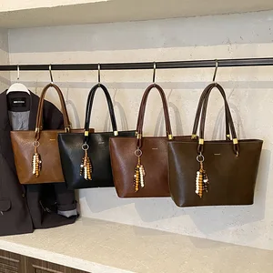 2026 New Retro Large Capacity Luxury Handheld Underarm Bag for Women's Tote Bag