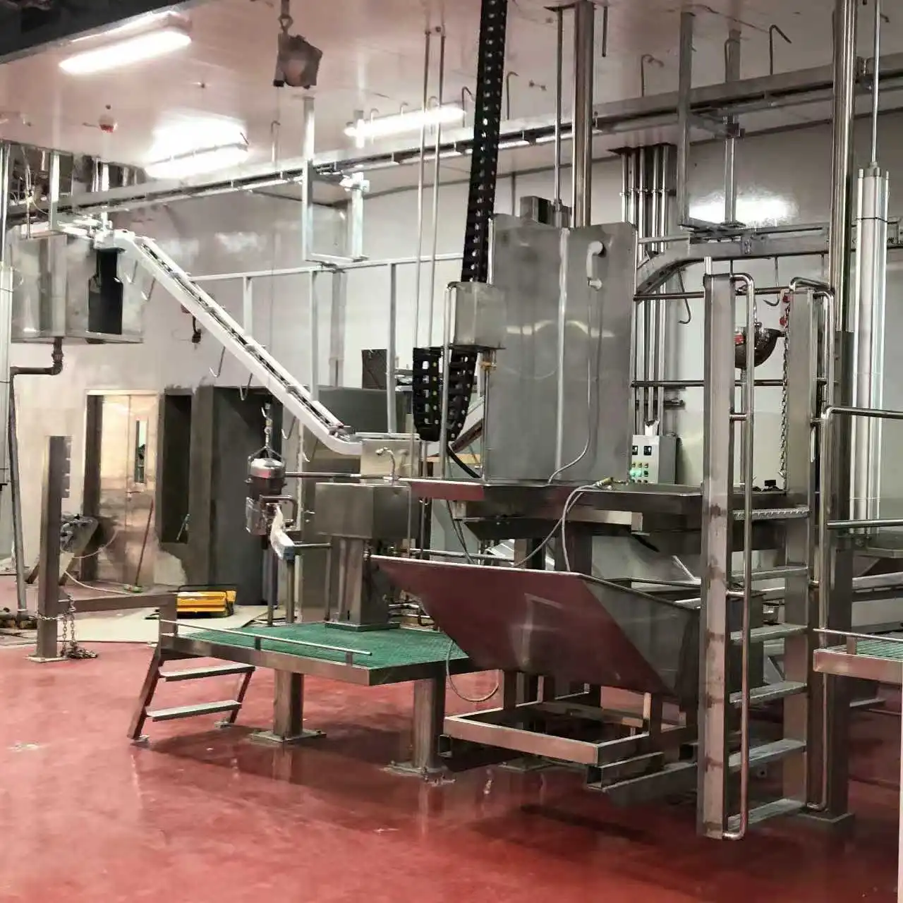 Fully automatic cattle slaughtering machine for beef processing and slaughterhouse production lines