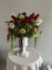 Centrotavola con fiori verde bordeaux 60 cm
