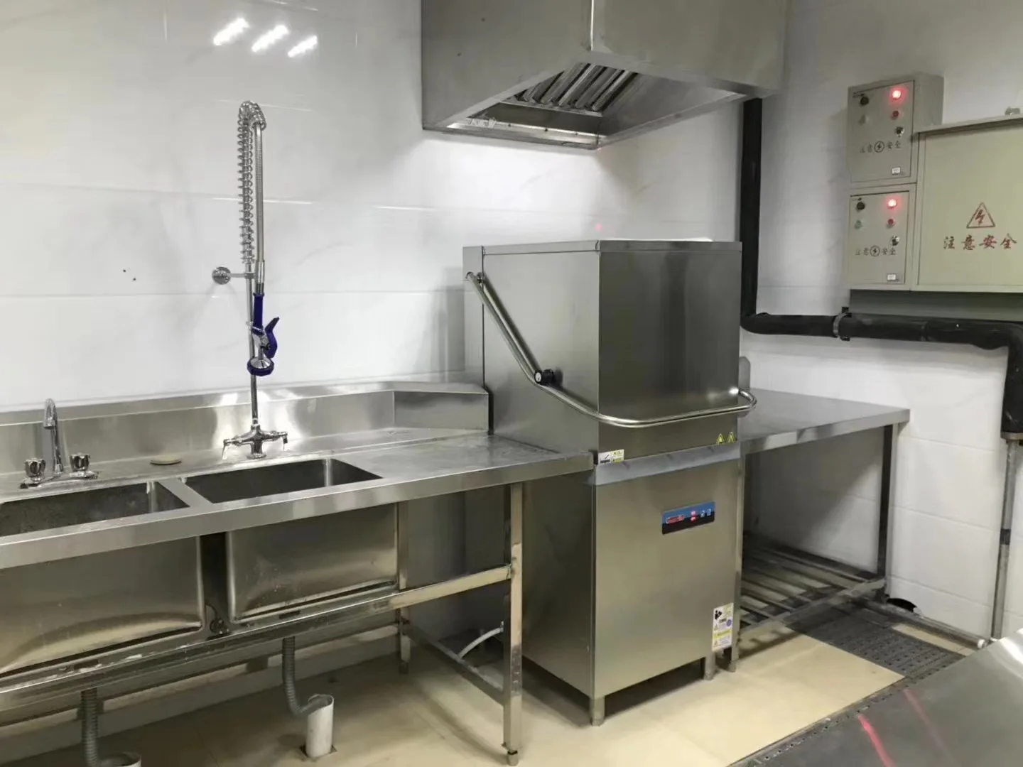 Kitchen Equipment Professional Dishwasher Freestanding Commercial Dishwasher  Energy-Saving CE Certified, image size:1440x1080