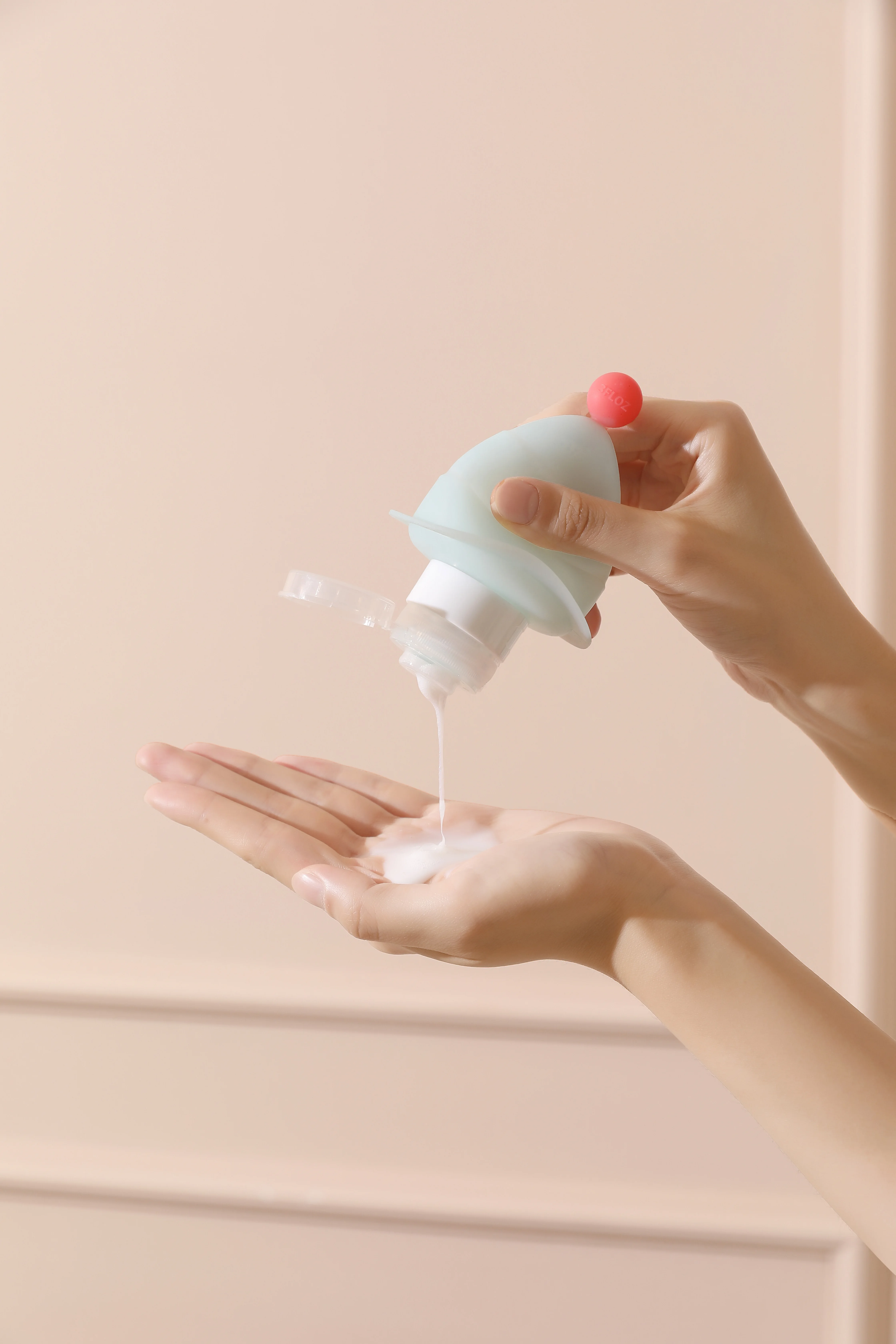 Portable Foldable Dispenser Bottles Practical and Space-Saving Bathroom Accessory Set for Travel