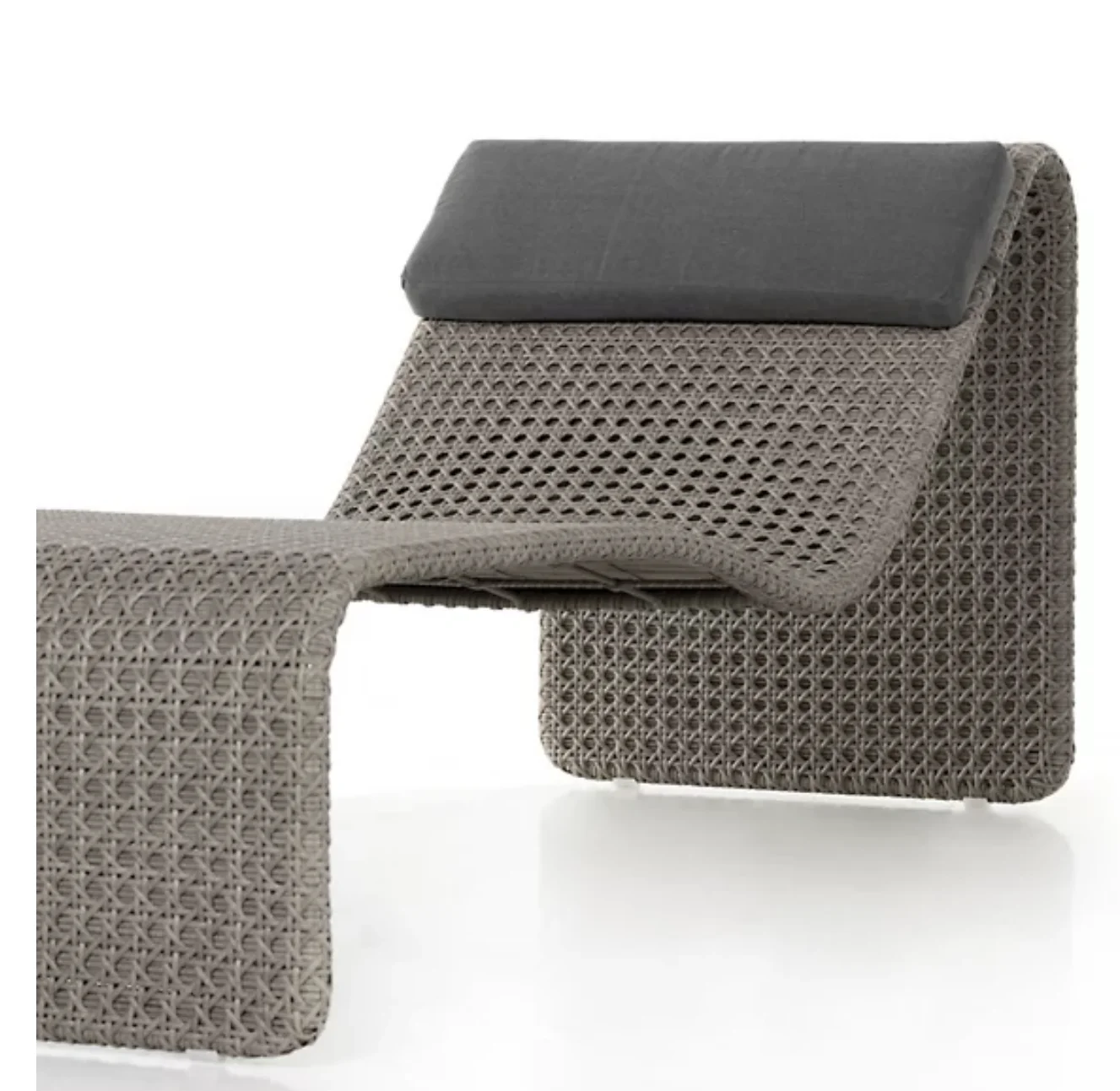 Modern New Style Pool Side Lounger Beach Garden Hotel Wicker Sun Lounger