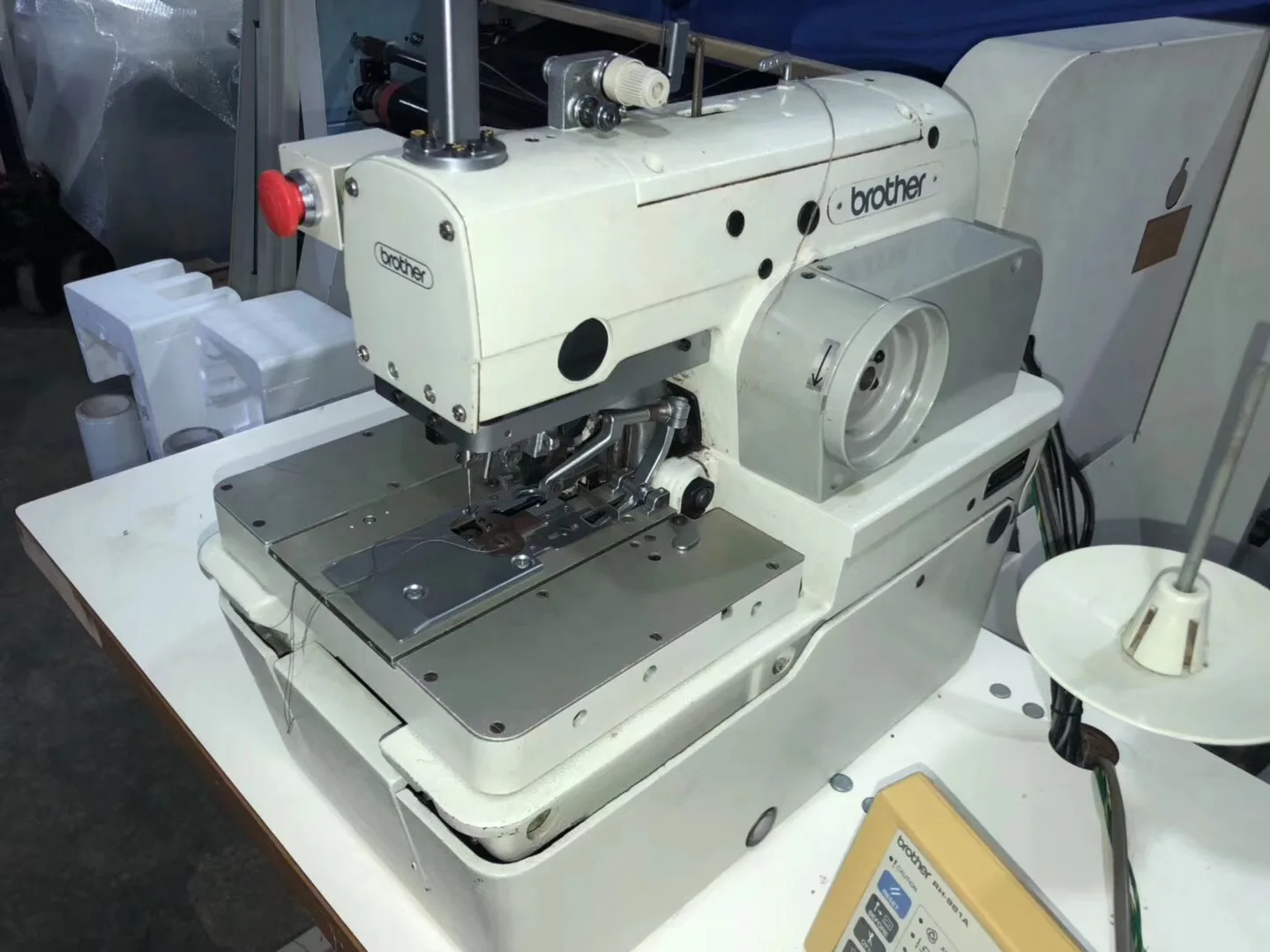 Used Brother 981 Automatic Straight Buttonhole Sewing Machine
